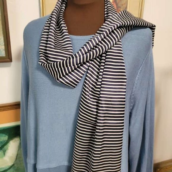 Versatile Rectangular Blue and White 100% Silk Scarf - Picture 3 of 4